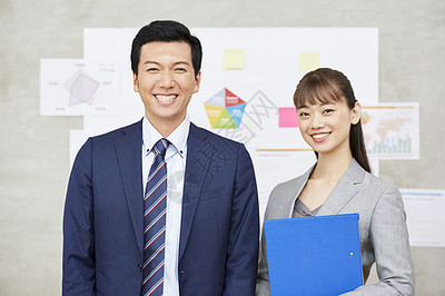 合作共贏 探索商業(yè)伙伴關(guān)系的視覺敘事與素材應(yīng)用